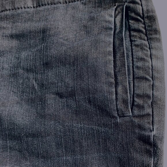 CHICO’S PLATINUM DENIM Ultimate Fit Crop Jean Hint of Gold - Picture 5 of 14